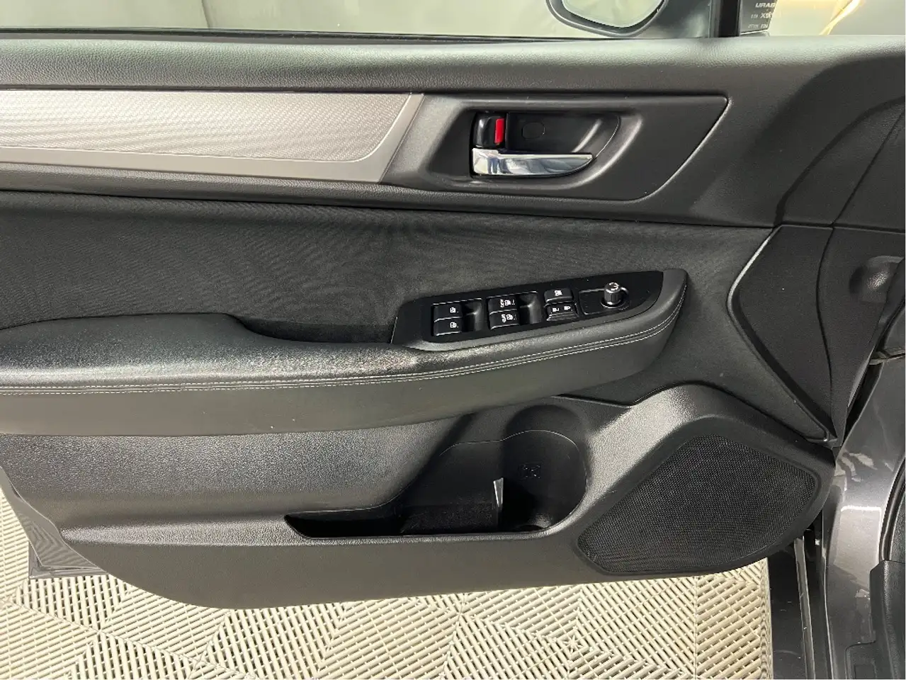 Subaru Legacy снимка Subaru Legacy
