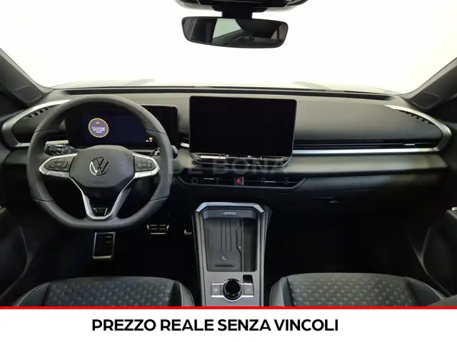 Volkswagen T-Roc view 9