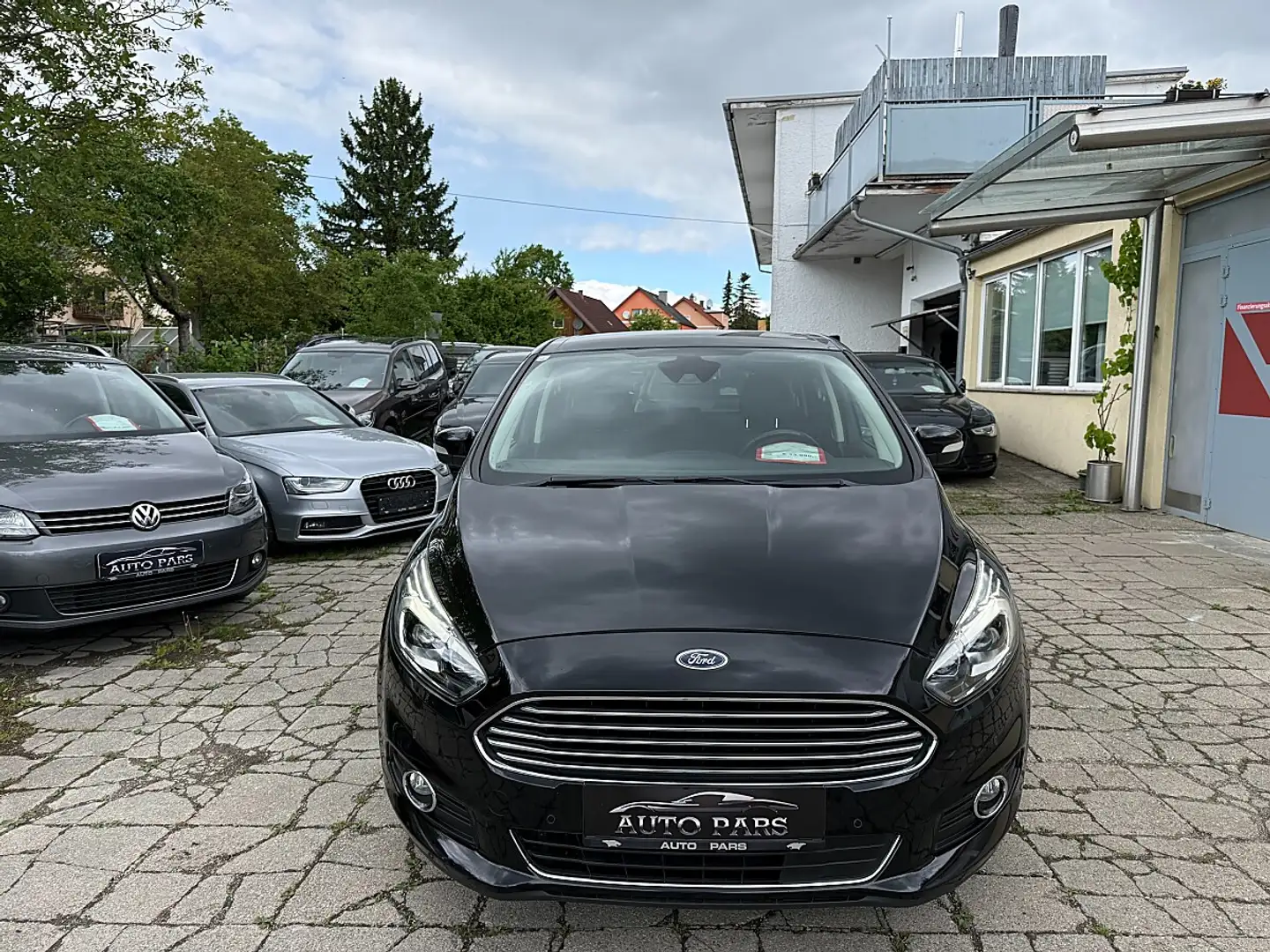 Ford S-Max S-MAX Titanium 2.0 TDCi-1.BESITZ-SPURHALTE-ANHÄ... Schwarz - 2