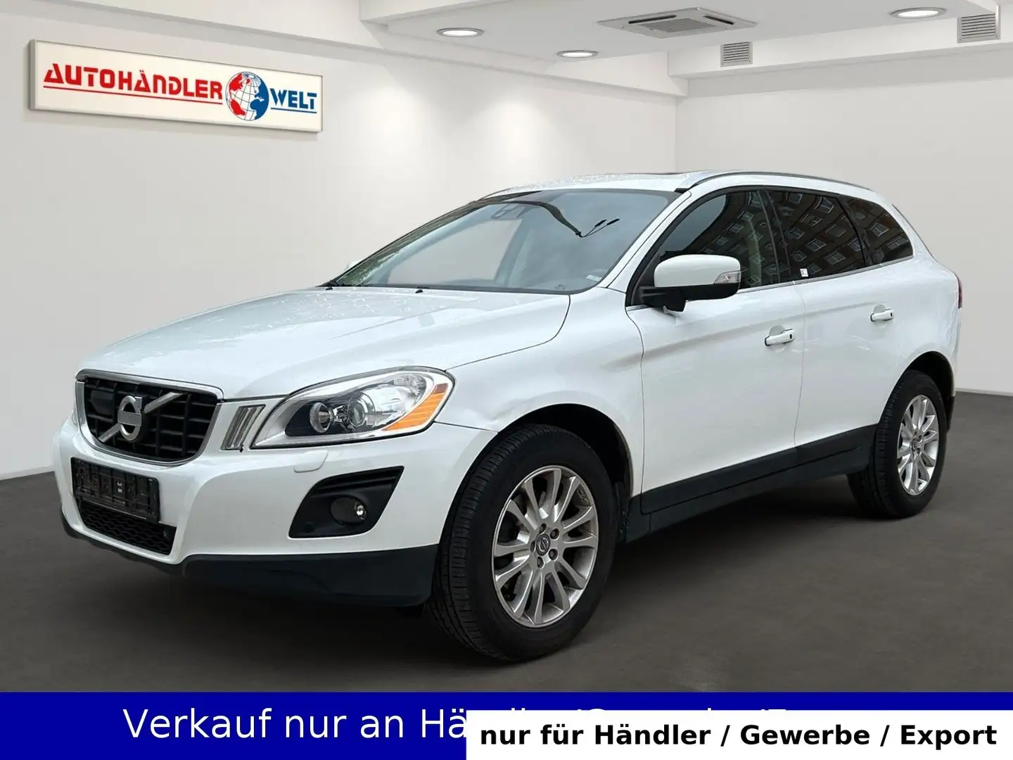 Volvo XC60 2.4 D AWD Automatik AAC Xenon Leder Navi Bílá - 1