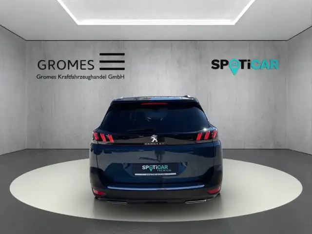 Peugeot 5008 view 4