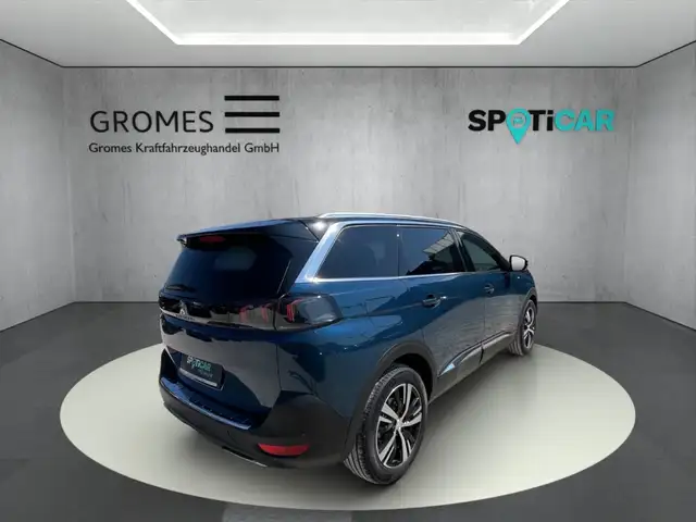 Peugeot 5008 view 3