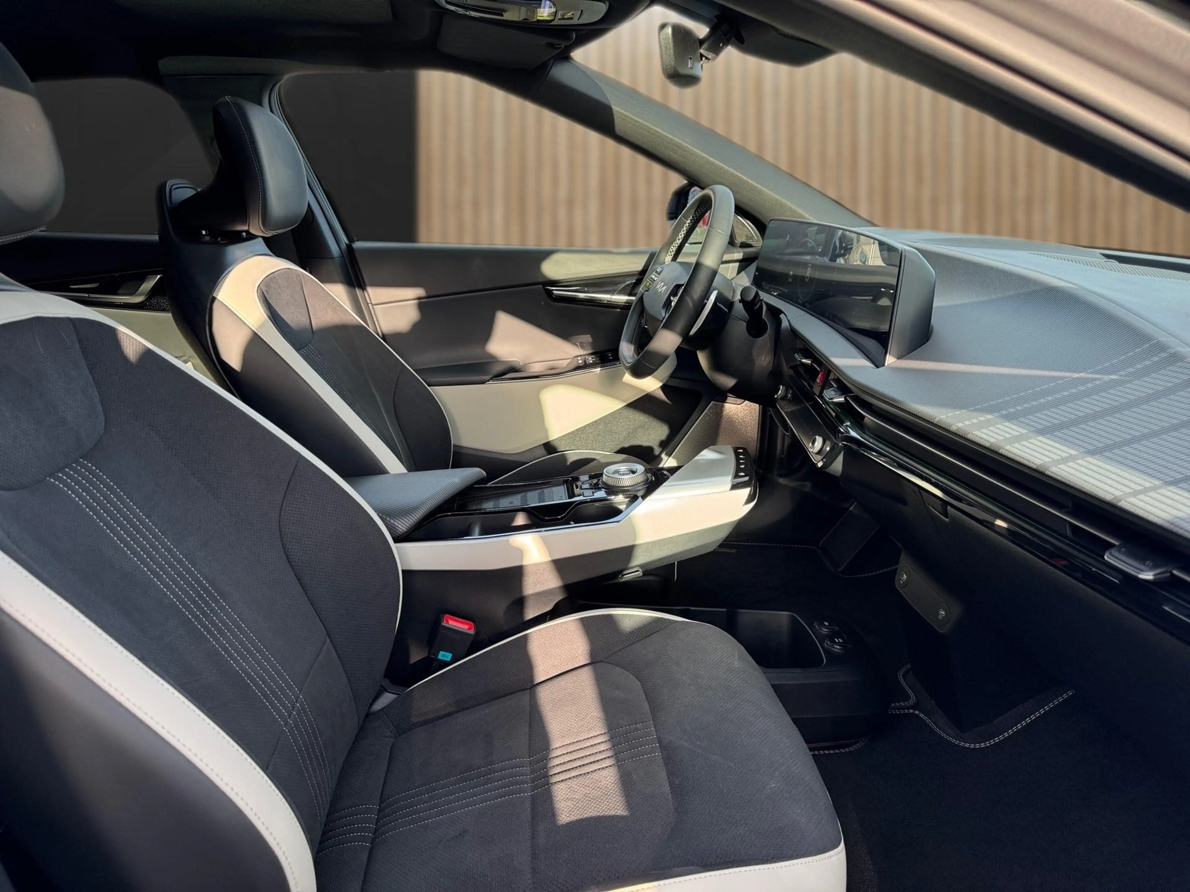 Kia EV6 GT-LINE RWD 77.4 kWh - Full Option! — photo 8