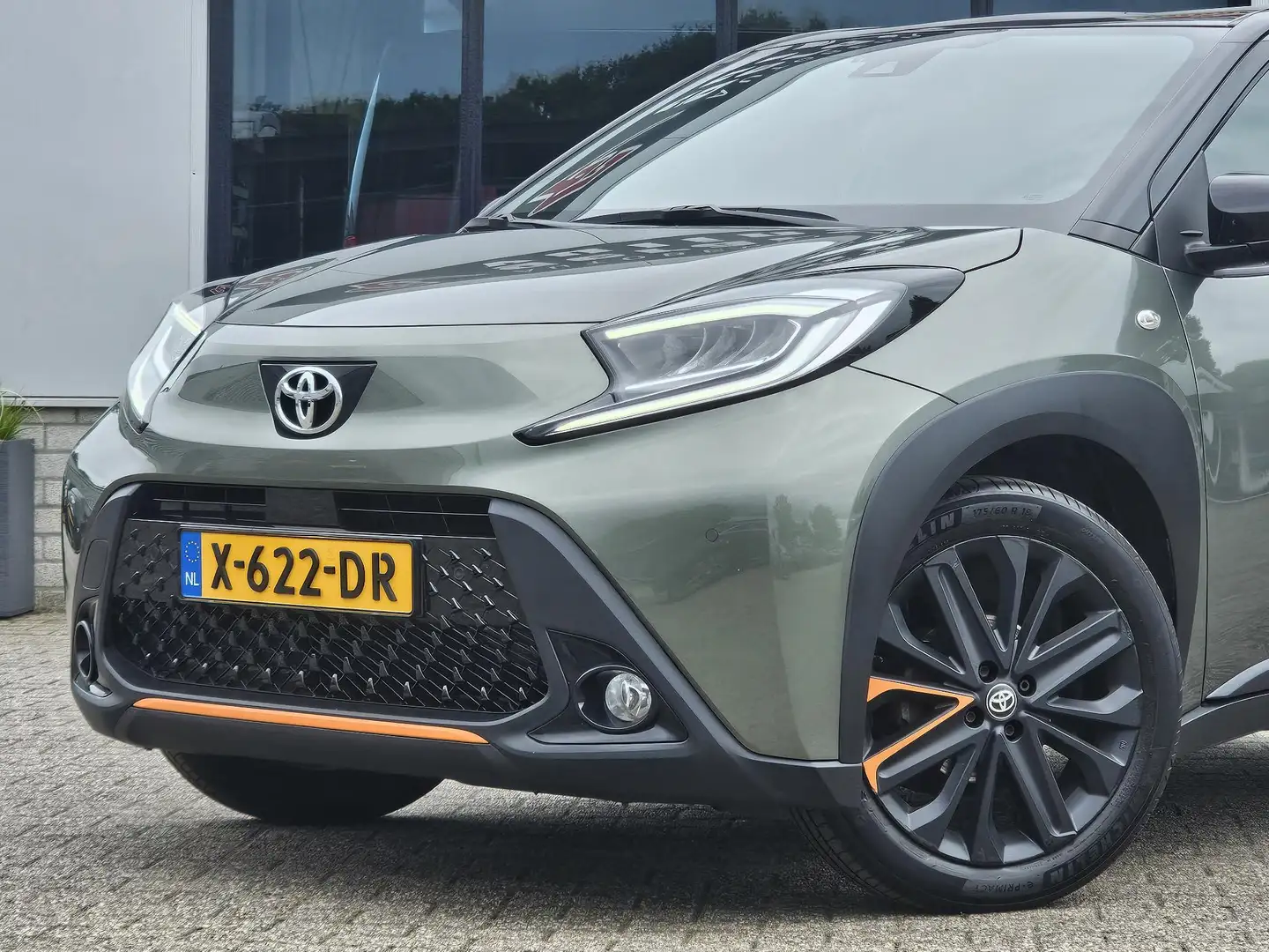 Toyota Aygo X 1.0 VVT-i S-CVT Limited CAMERA NAV STOELVERW. Verde - 2