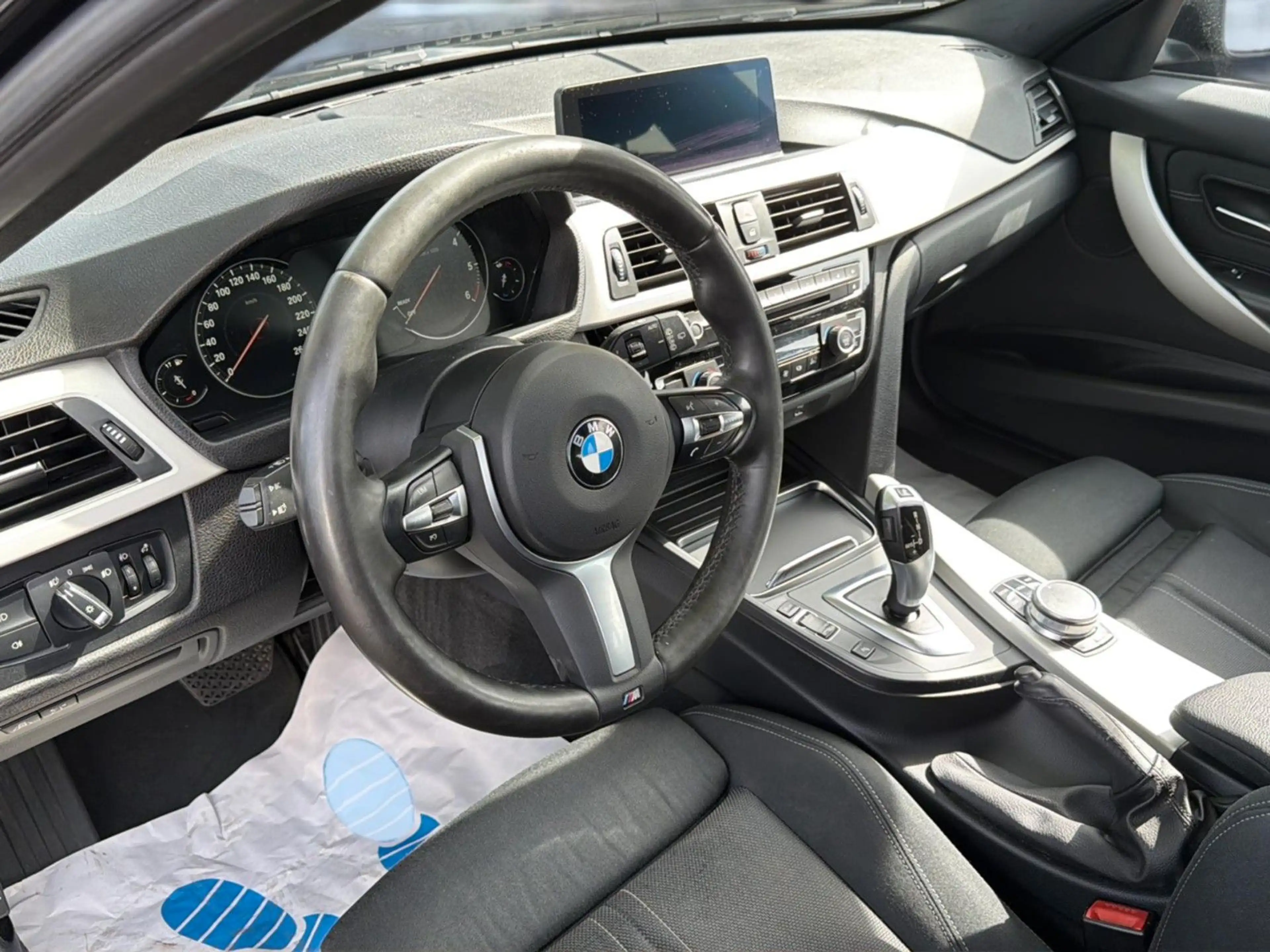 BMW 318 d Touring M Sport Shadow LED*Kamera*Navi*Vir — photo 12