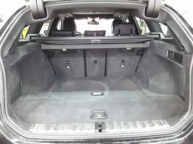 BMW 3 Series view 15
