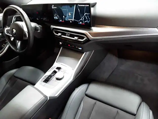 BMW 3 Series view 9