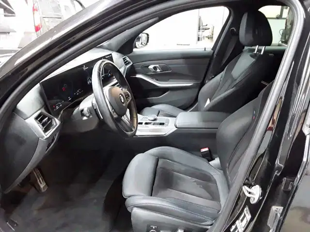 BMW 3 Series view 7