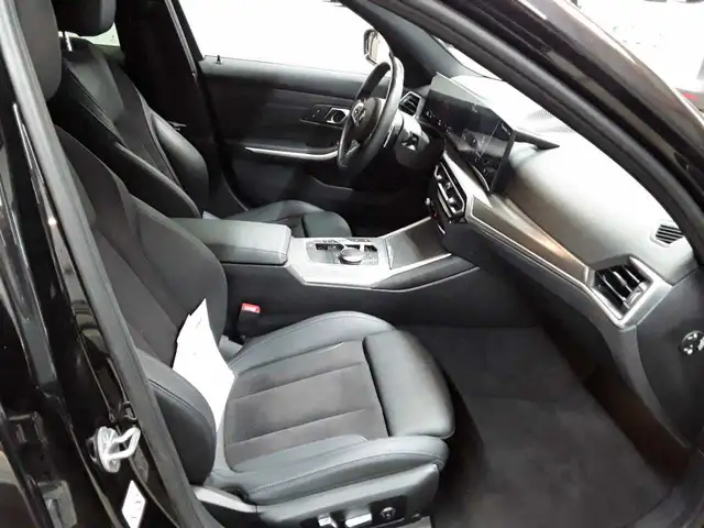 BMW 3 Series view 8