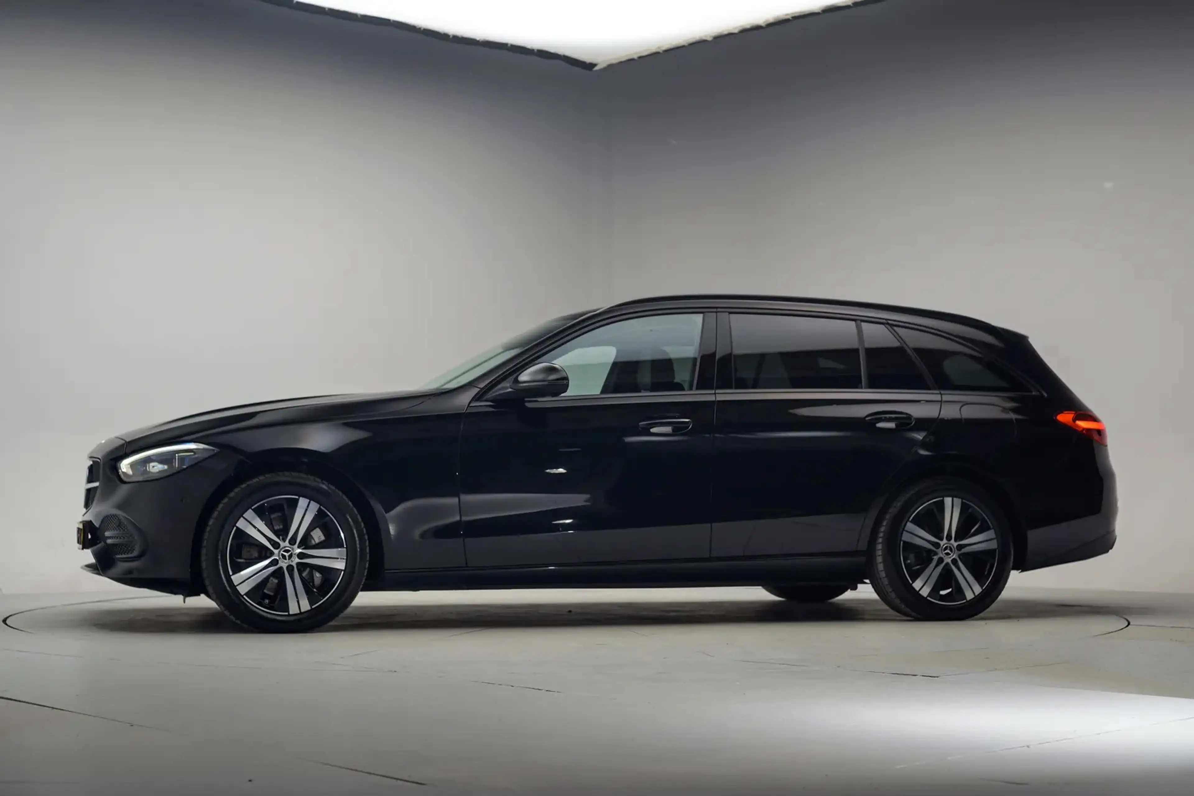 Mercedes-Benz C 300 Estate e Luxury [ SoH 93,4% | LED Apple/Android Ca — photo 2