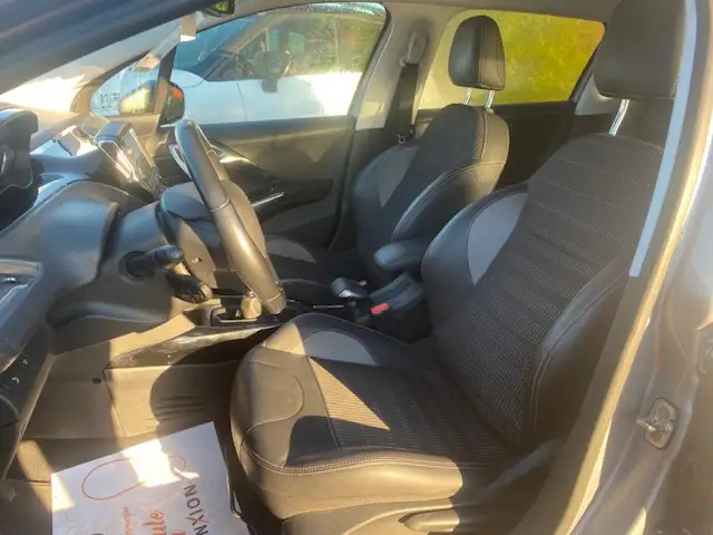 Peugeot 2008 view 6
