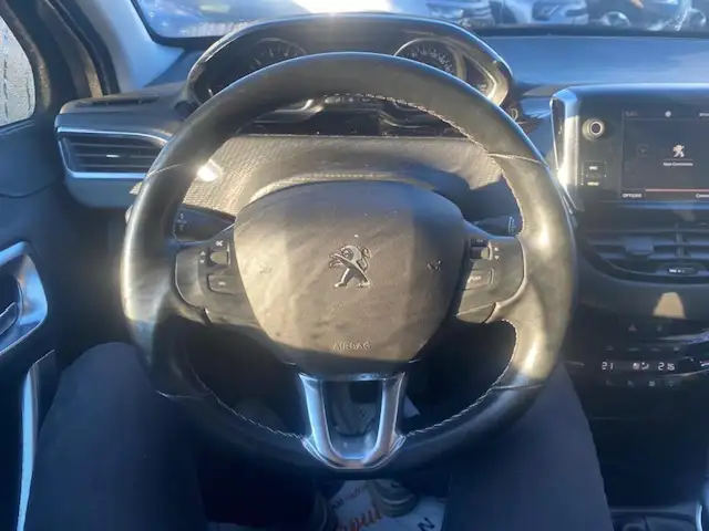 Peugeot 2008 view 9