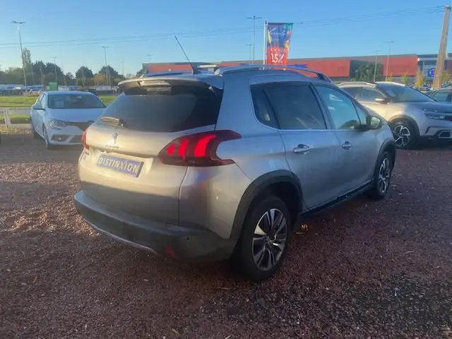 Peugeot 2008 view 5