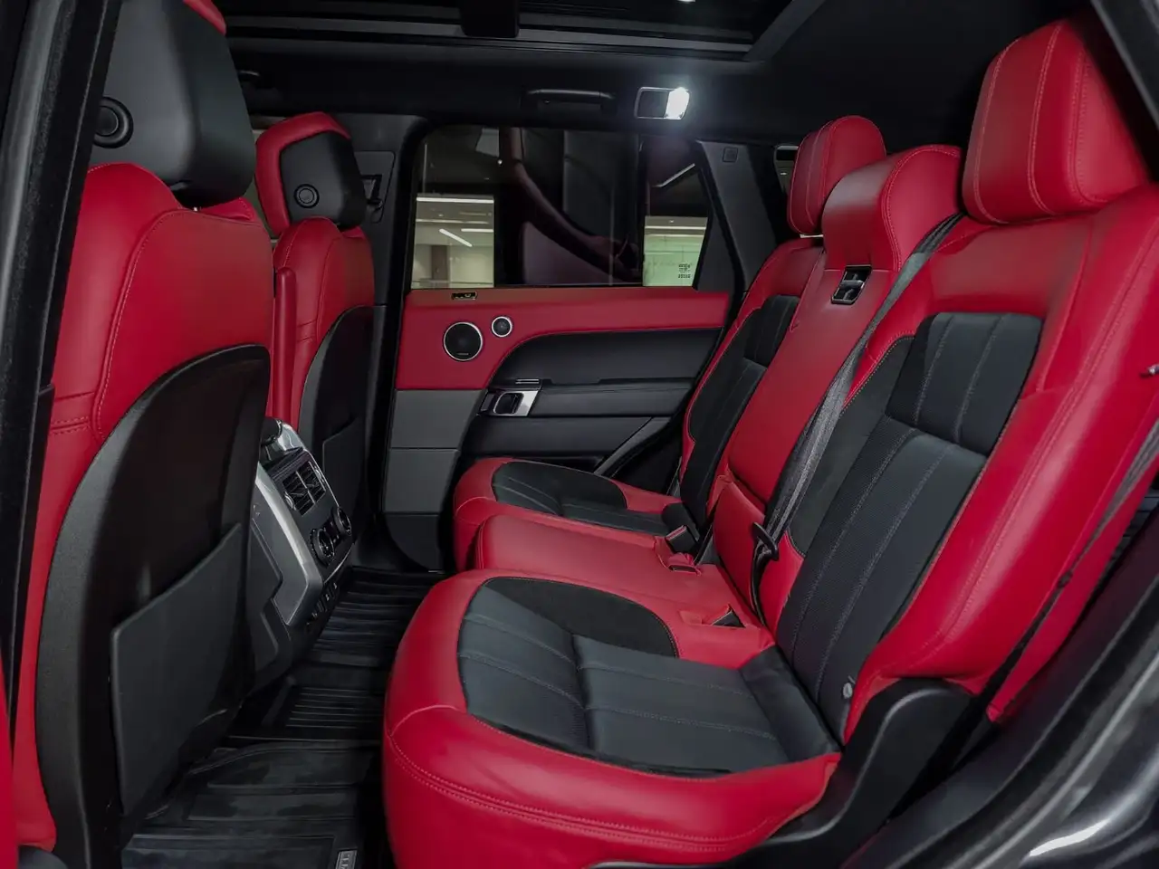 Land Rover Range Rover Sport снимка Land Rover Range Rover Sport