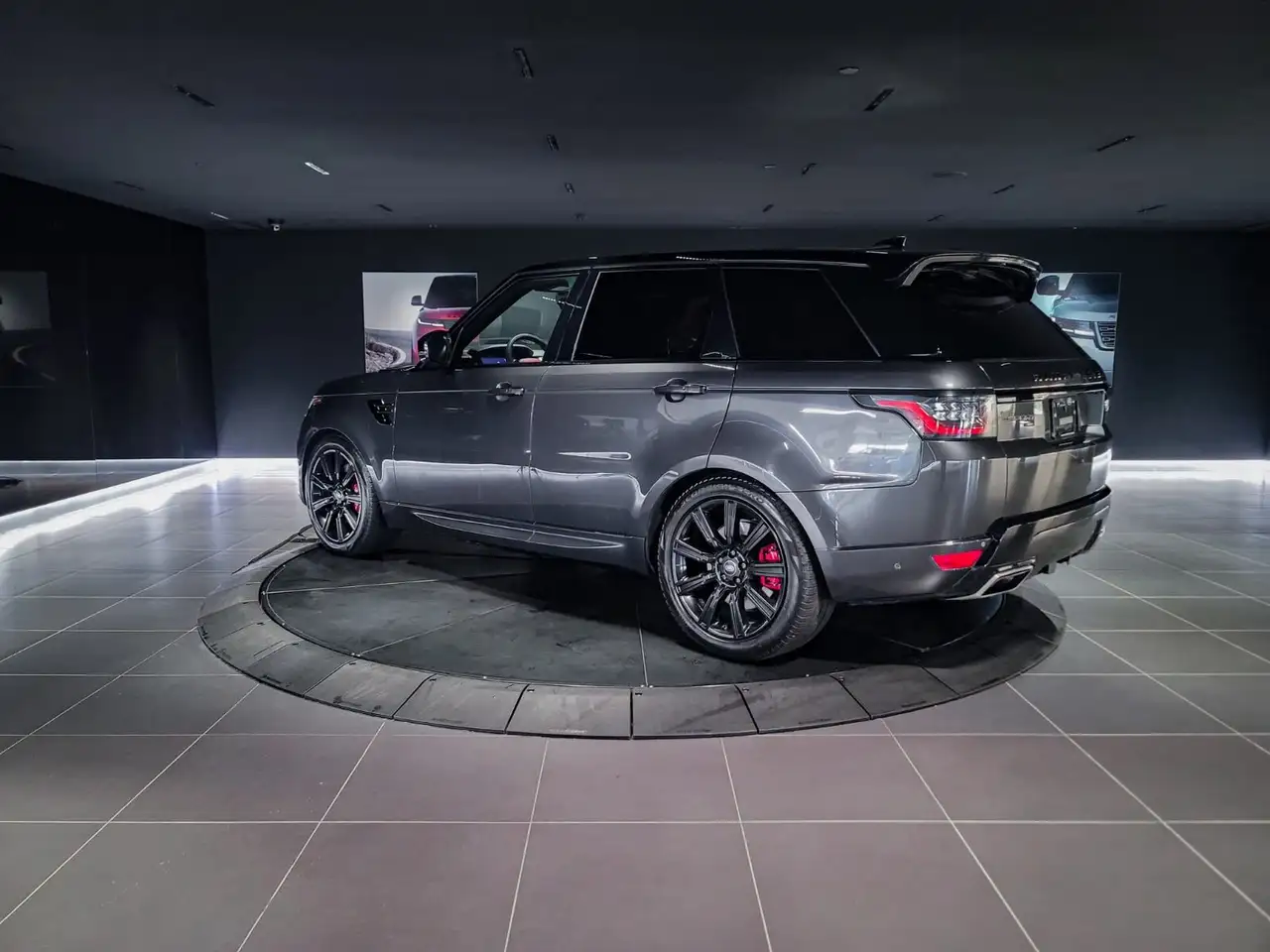 Land Rover Range Rover Sport снимка Land Rover Range Rover Sport