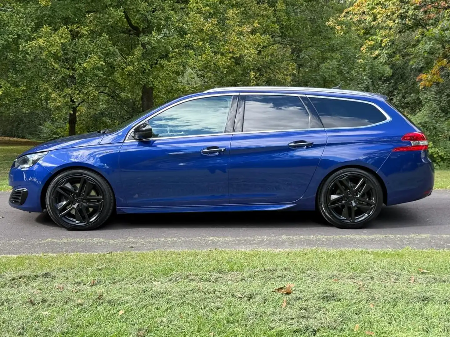 Peugeot 308 SW 2.0 BlueHDI GT 180 Blau - 2