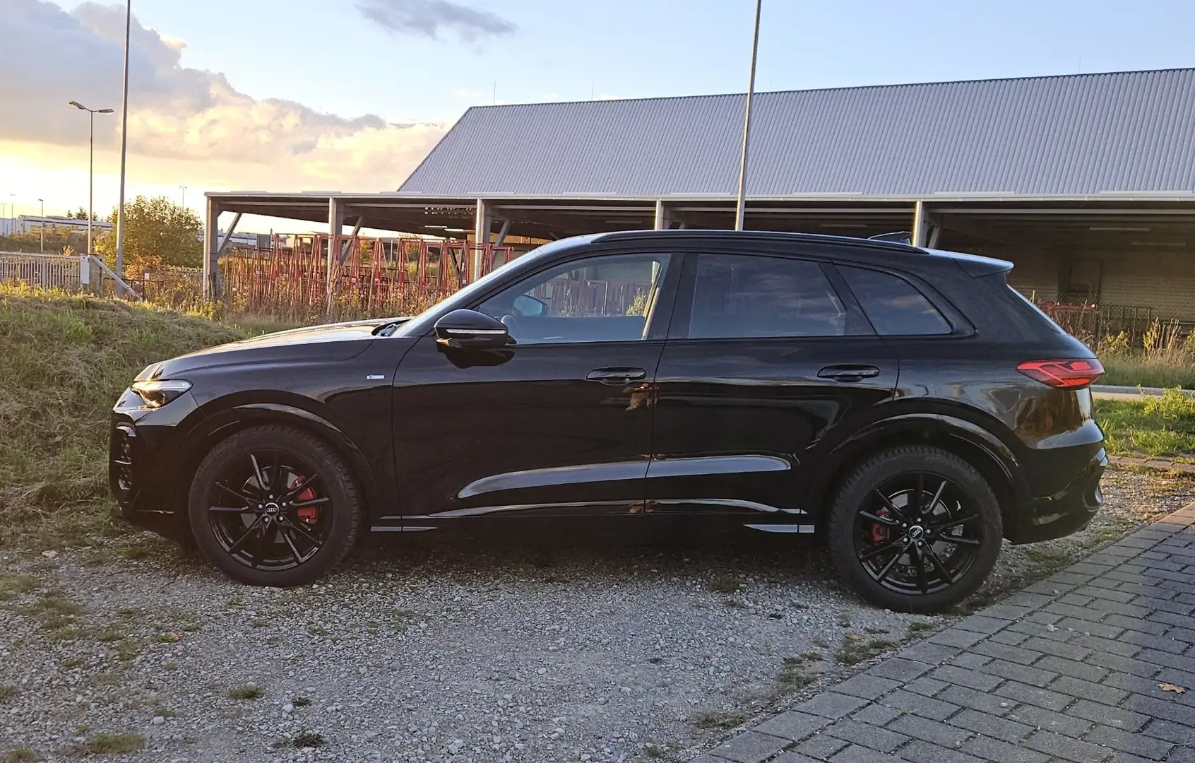Audi Q5 TFSI 150 kW S tronic edition one mythosschwarz Schwarz - 1