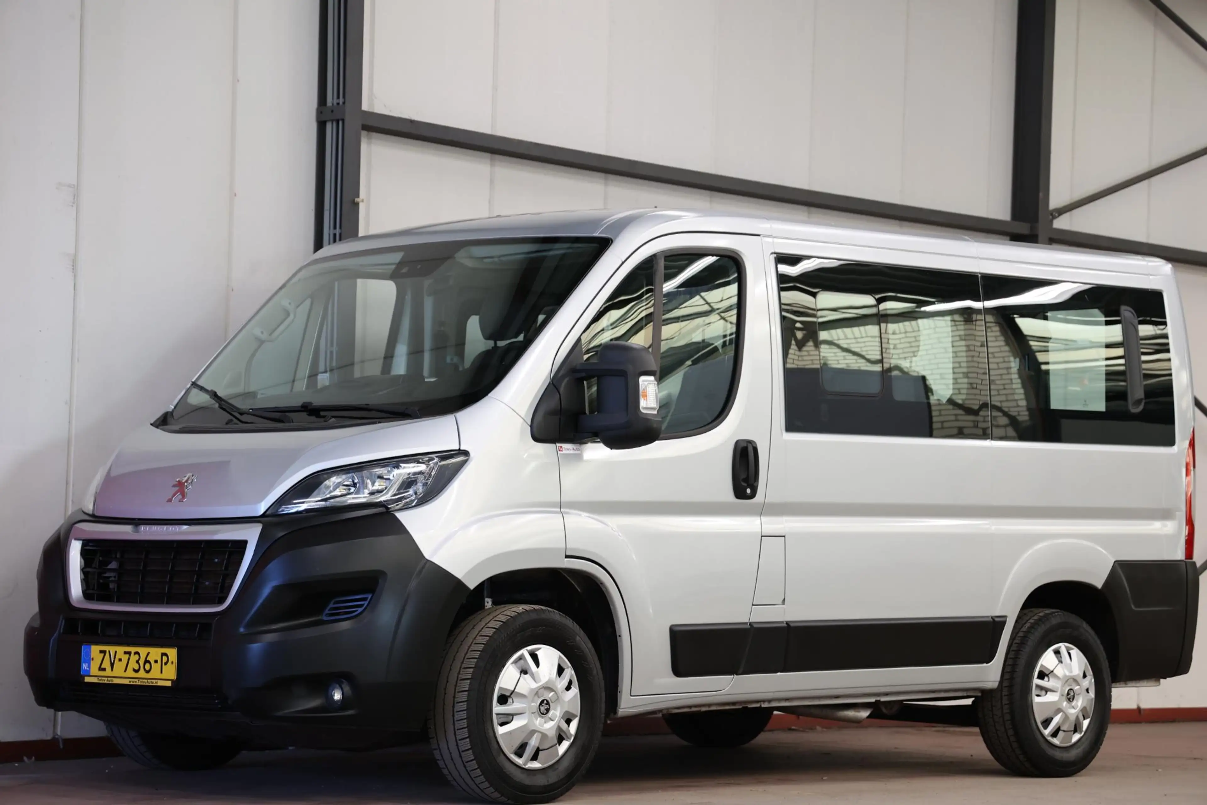 Peugeot Boxer 141 PK PERSONENBUS 9 PERSOONS