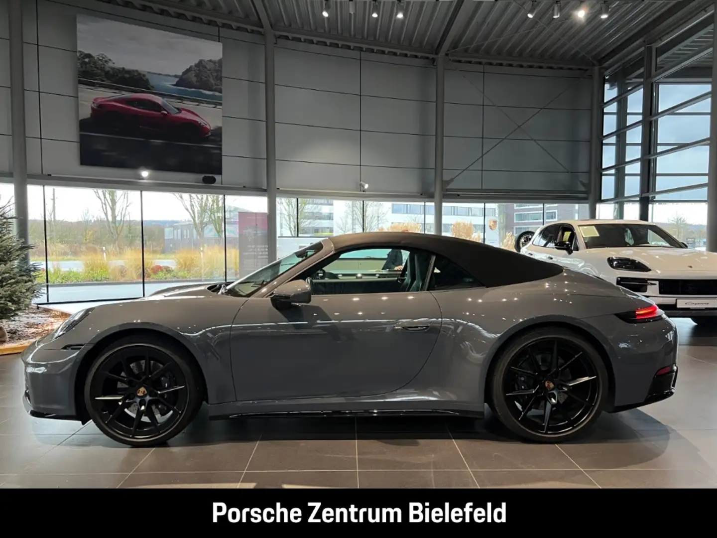 Porsche 992 911 Carrera Cabrio Sportabgas Surround-View Grau - 2