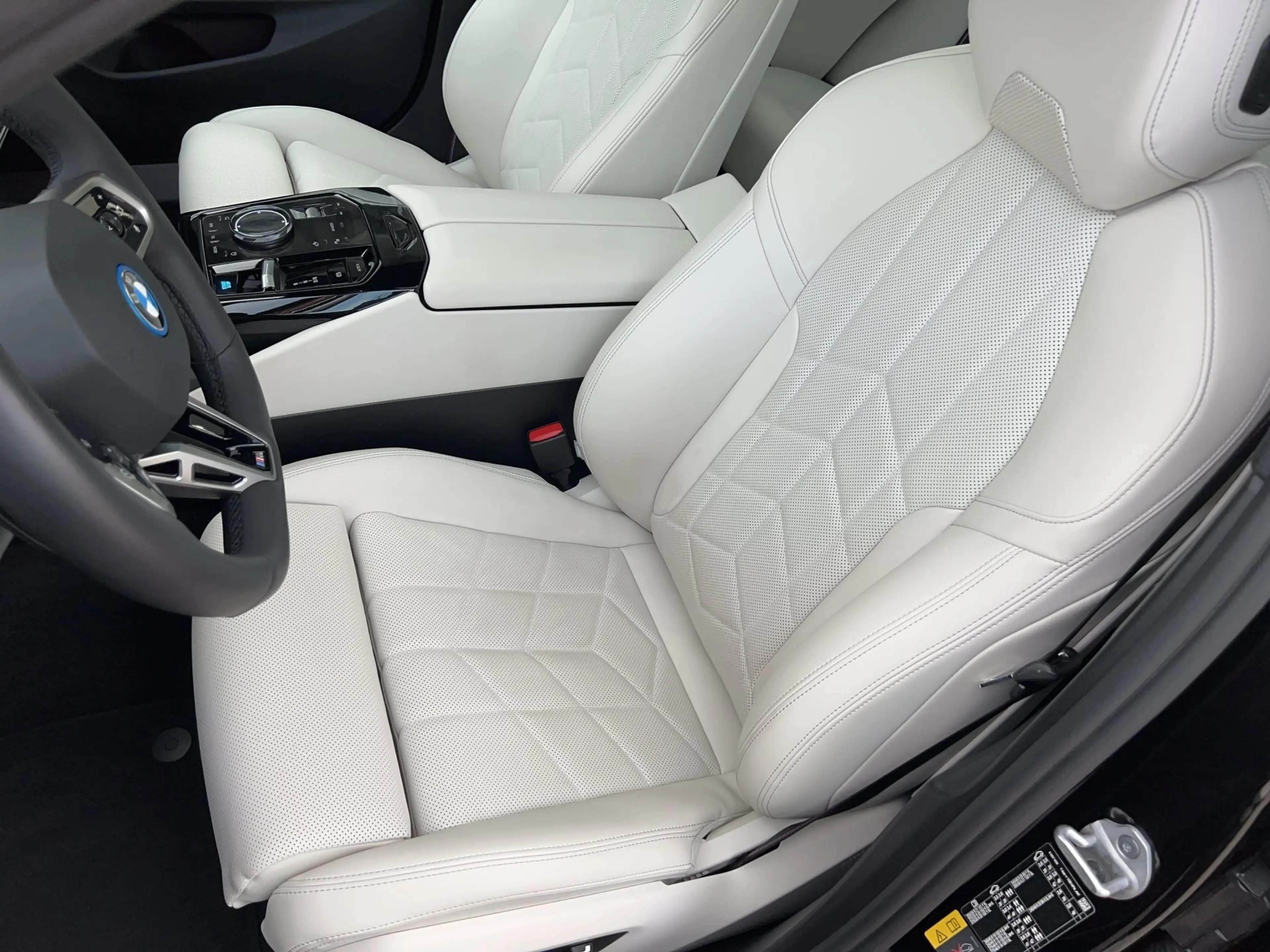 BMW i5 xDrive40 Touring M-Pro Carbon AUTOBAHNASSIST AHK — photo 8