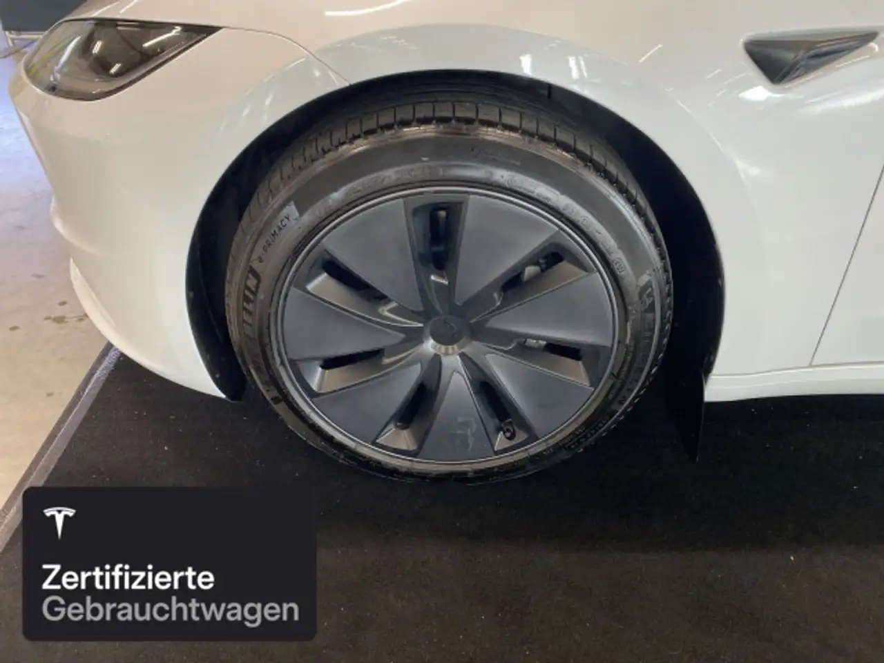 2023 Tesla Model 3 Long Range AWD, photograph 7