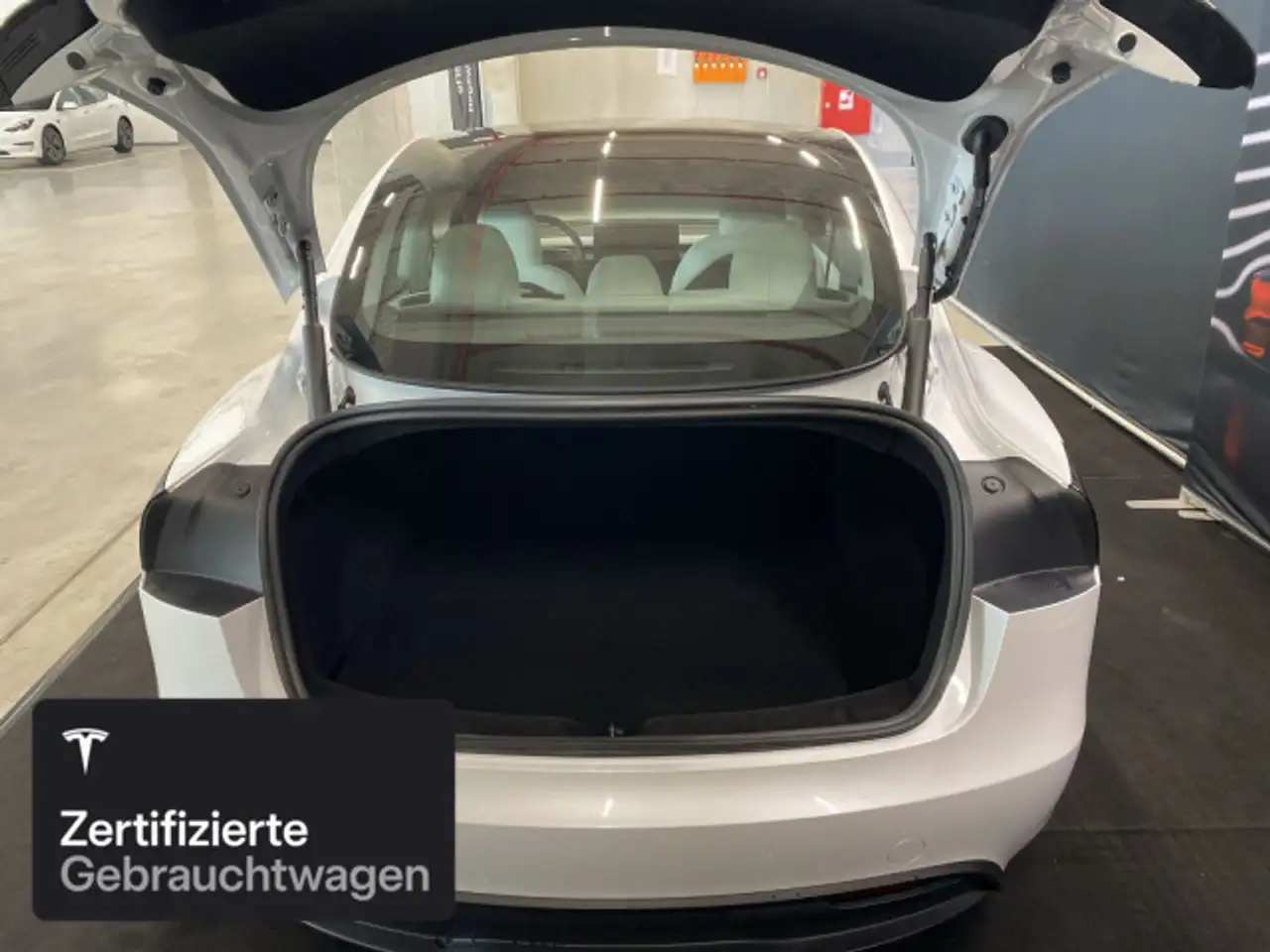 2023 Tesla Model 3 Long Range AWD, photograph 9