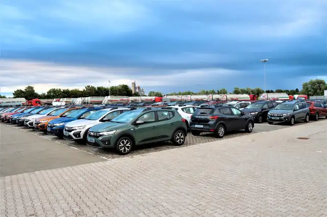 Dacia Sandero view 16