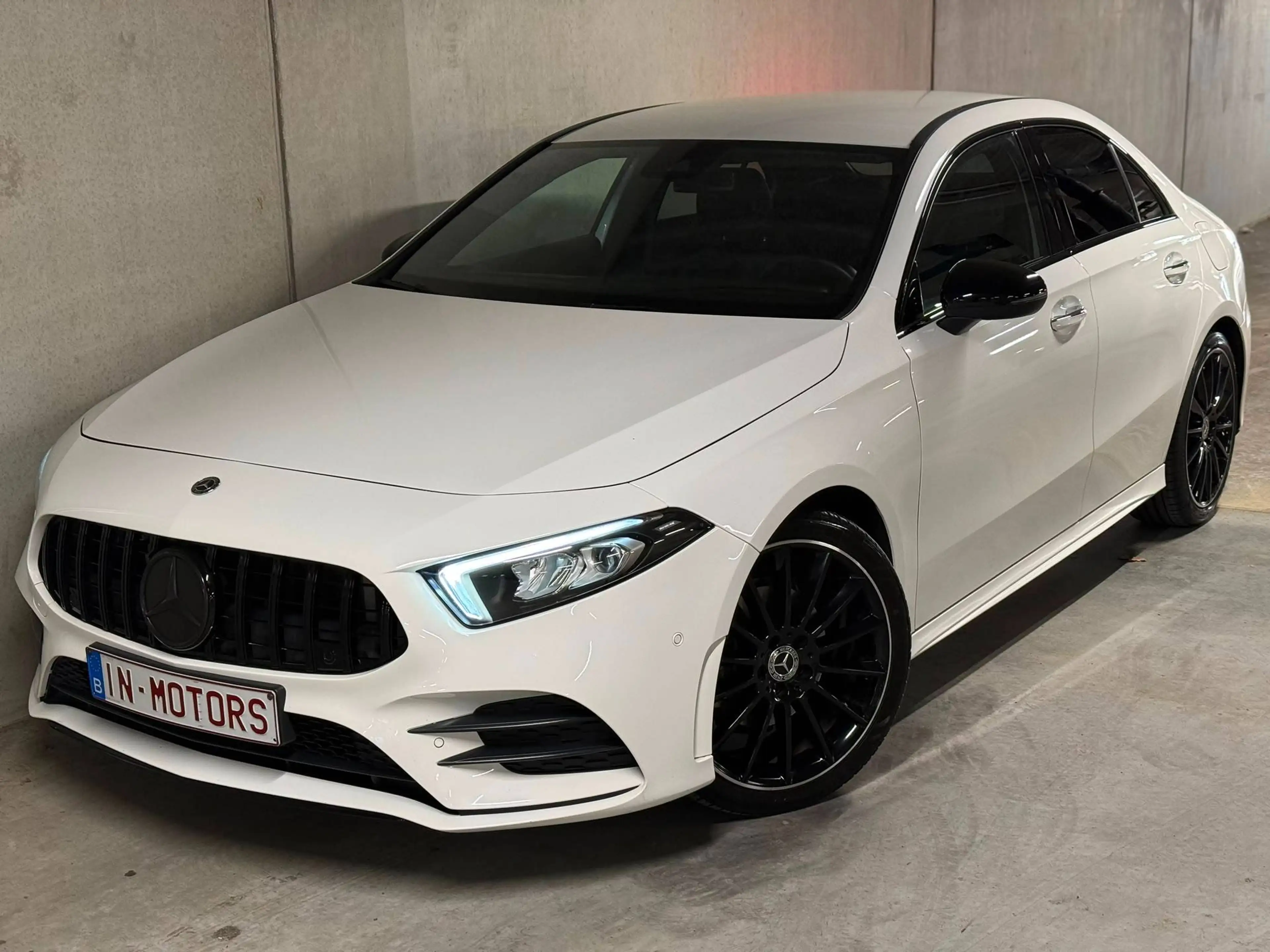 Mercedes-Benz A 200 AMG | STOELVW. | SFEER | DODEHOEK | KEY-LESS | CAMERA !