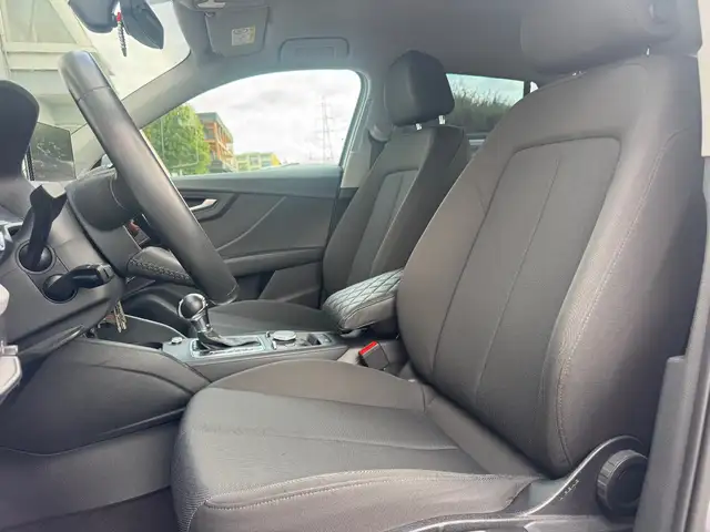 Audi Q2 view 9