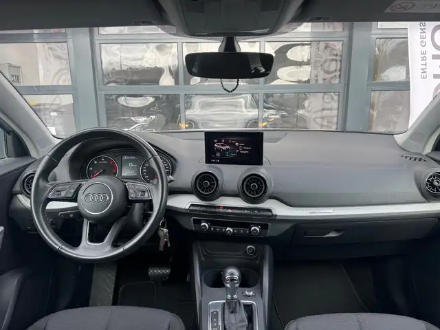 Audi Q2 view 7