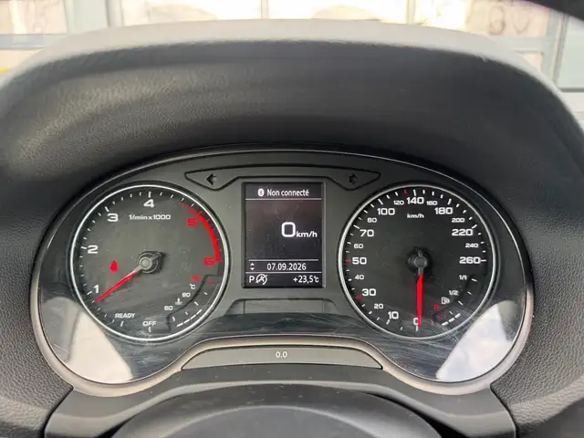 Audi Q2 view 13