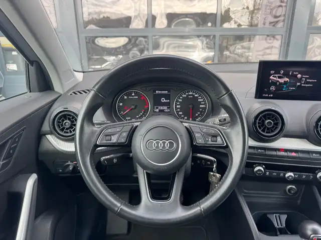 Audi Q2 view 8