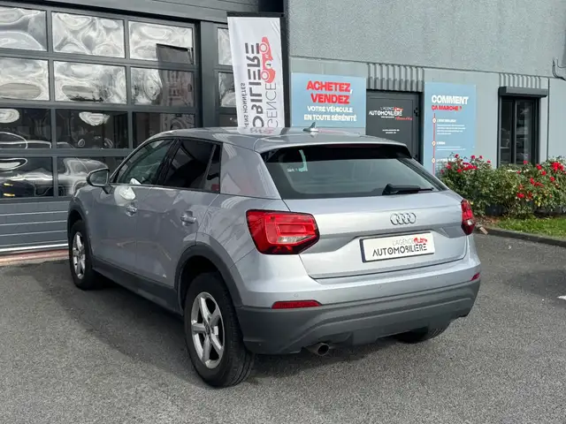Audi Q2 view 4