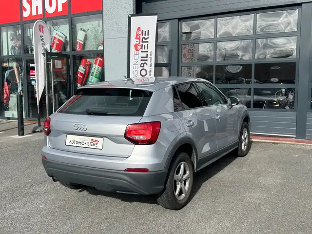 Audi Q2 view 5