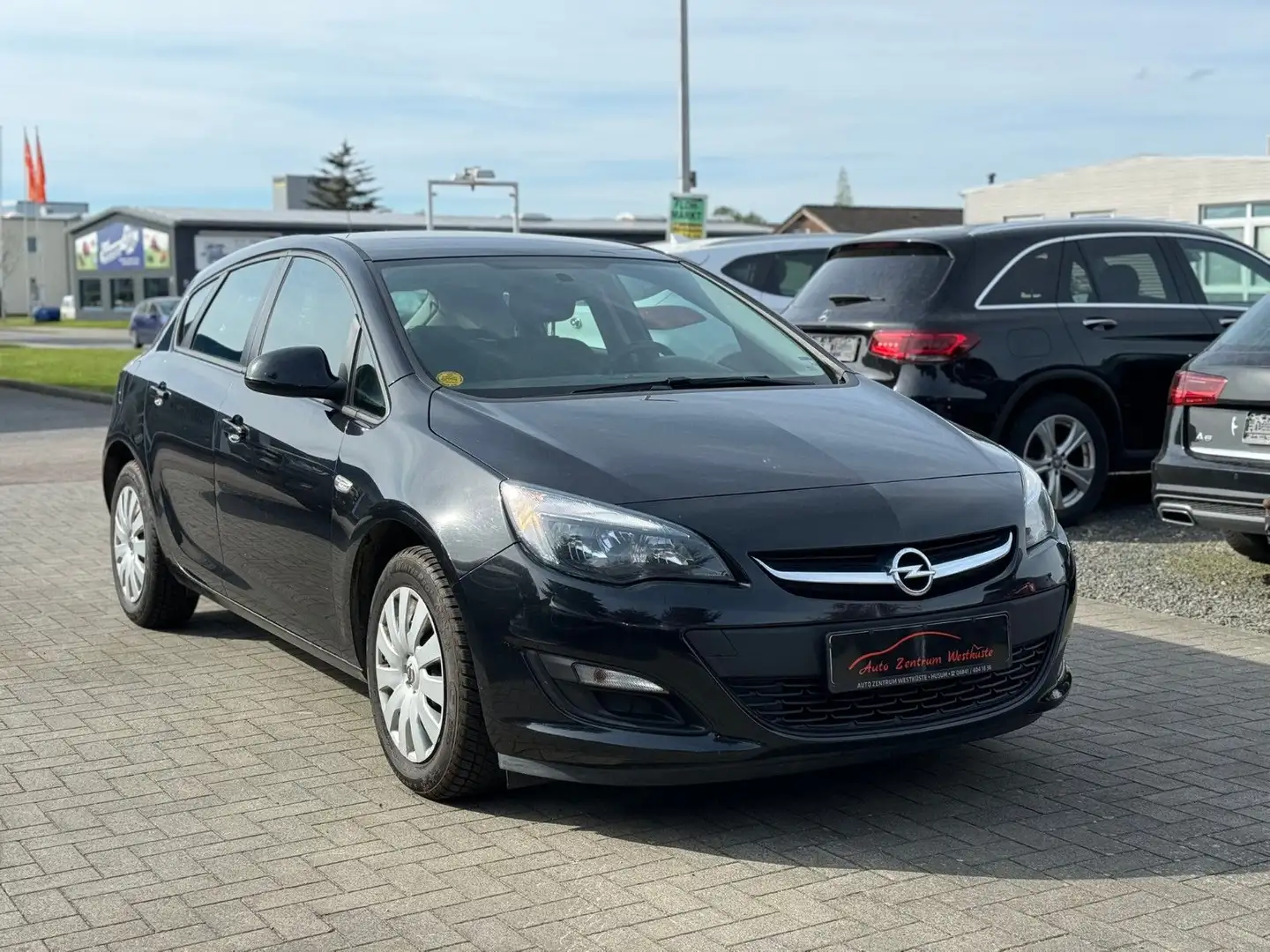 Opel Astra J Lim. 5-trg. Selection Tempomat PDC HuNEU - 1