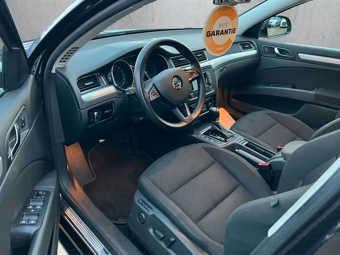 Skoda Superb Exclusive *DKG*AHK*GARANTIE* Negro - 2