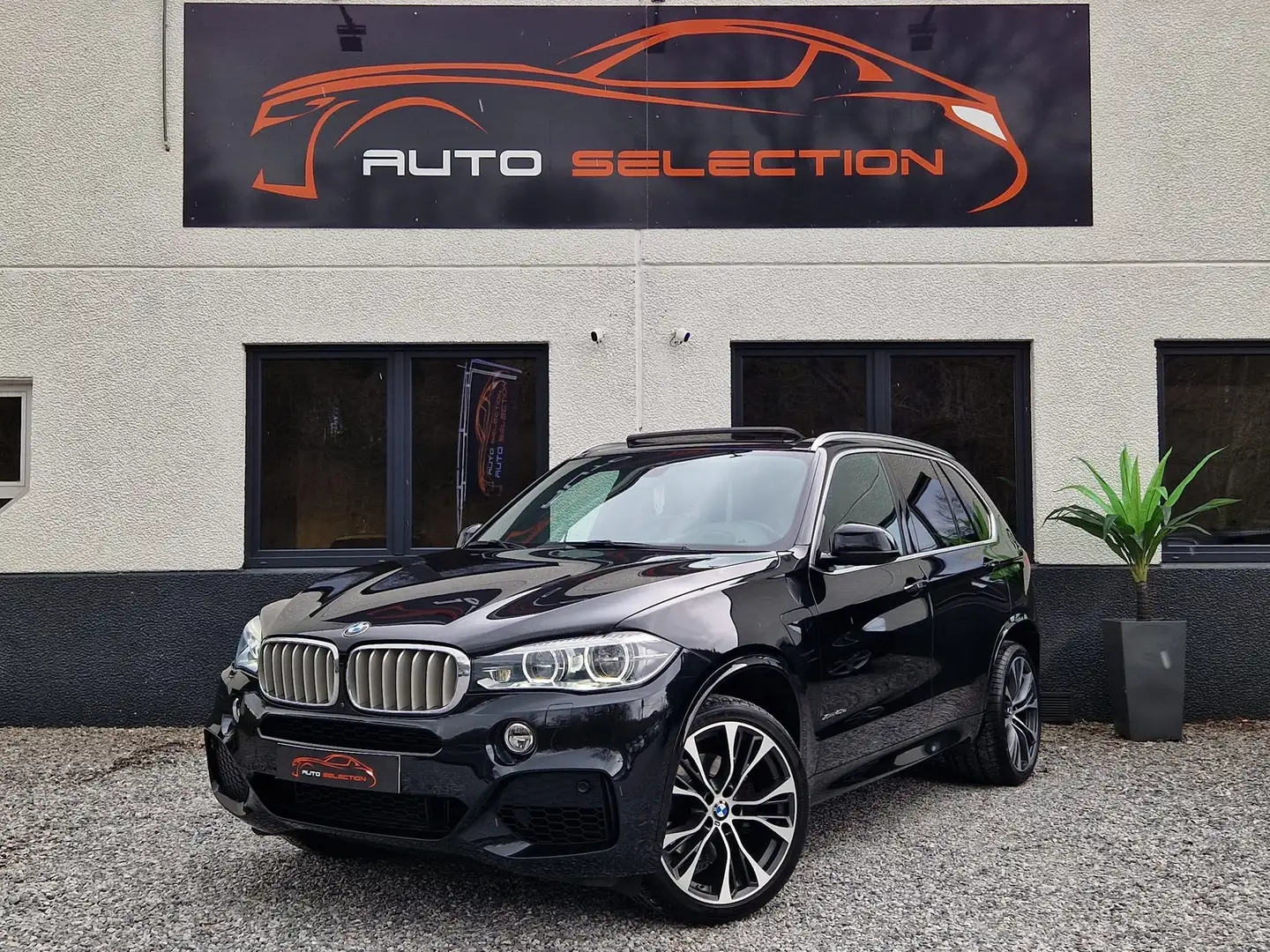 BMW X5 2.0AS xDrive40e Plug-In Hybrid - M PACK-HARMAN -TO crna - 1