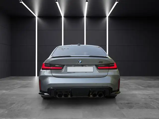 BMW M3 view 3