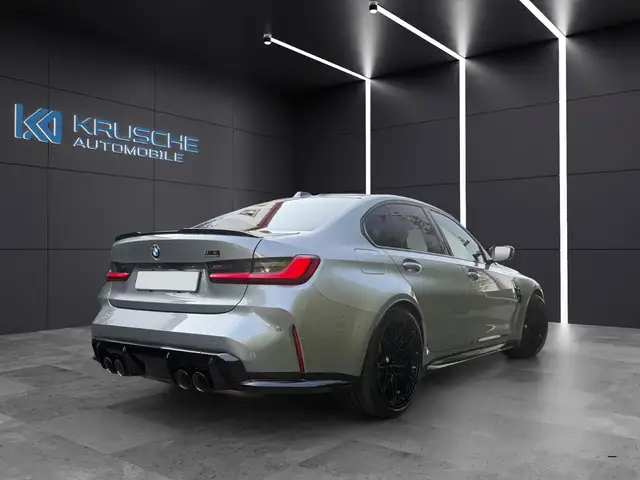 BMW M3 view 4