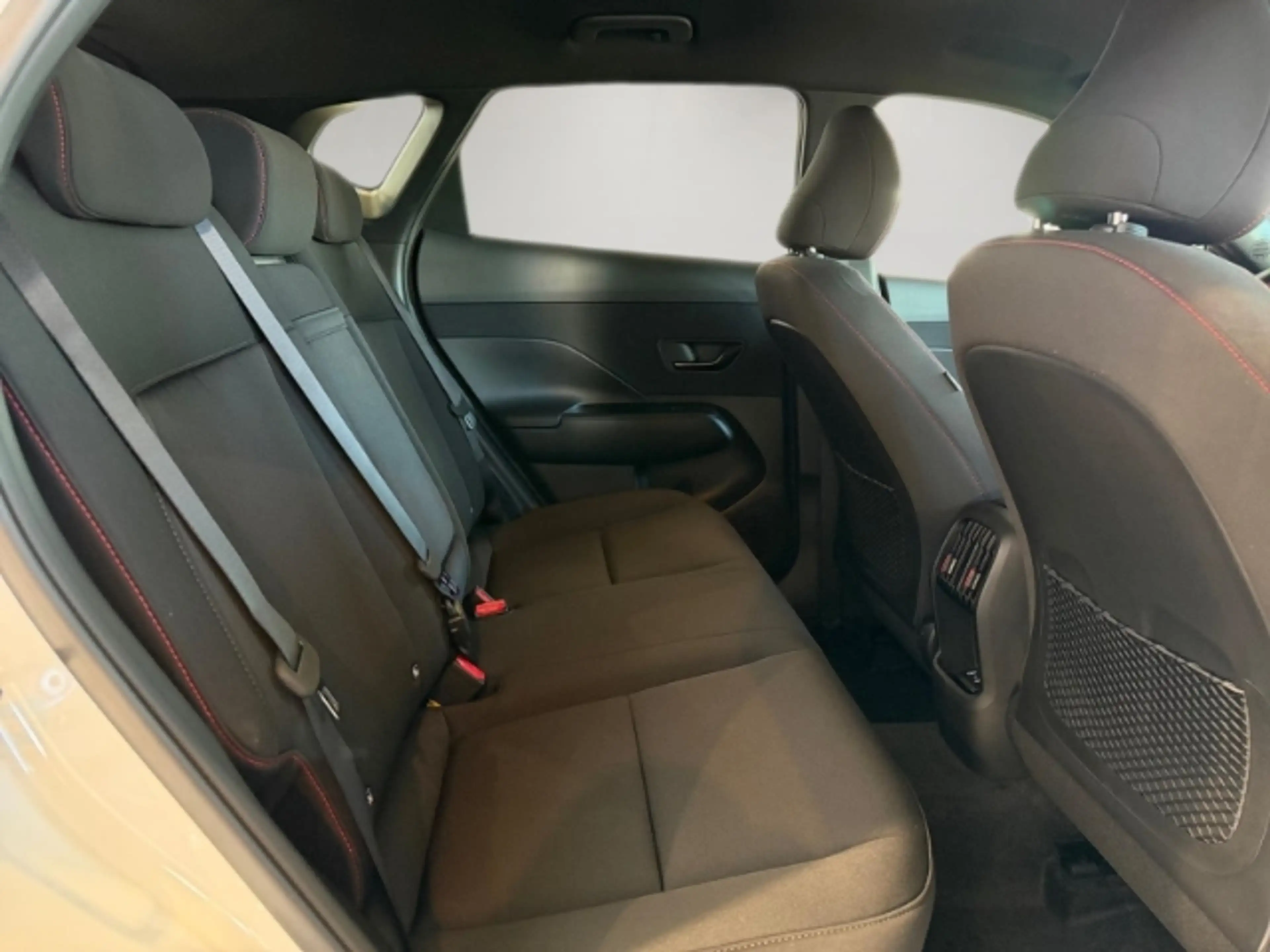Hyundai KONA (MY27) 1.6 T-GDI (150 PS) DCT 2WD N Line+Elektr. H — photo 13