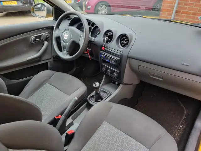 Seat Ibiza view 6