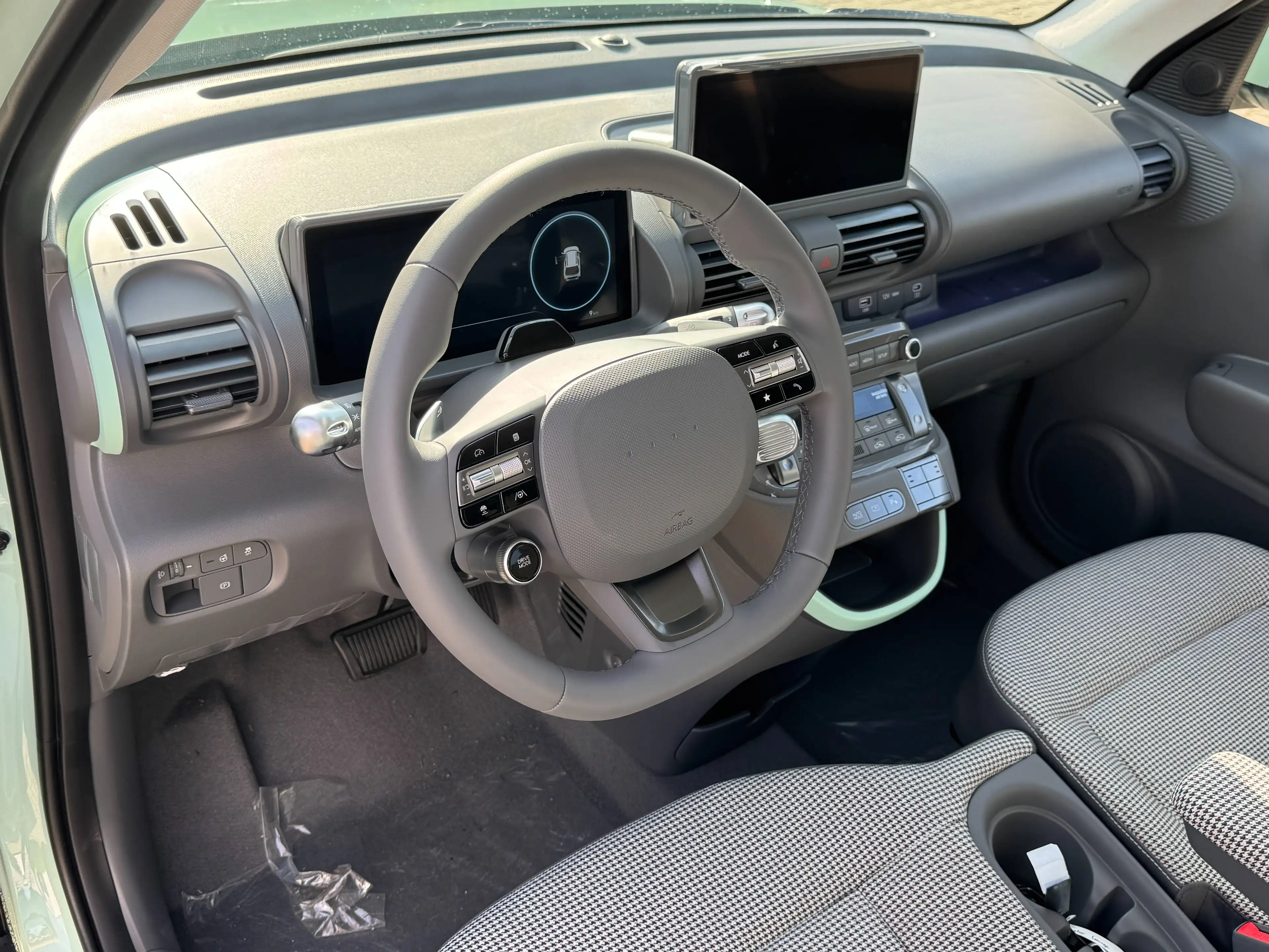 Hyundai Inster Lounge 49 kWh (115 PS) Elektro-Komfort-Paket — photo 10