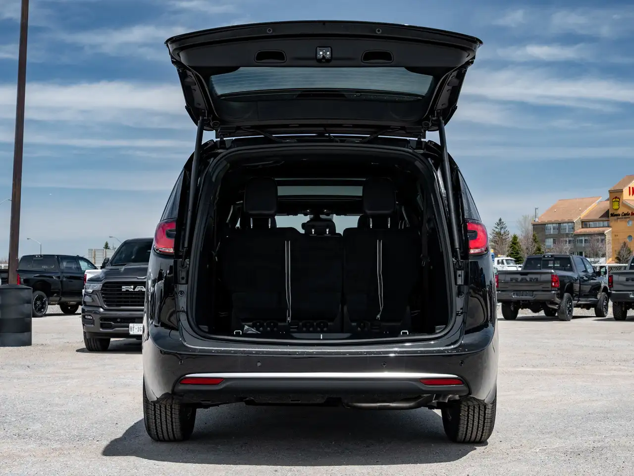 Chrysler Pacifica снимка Chrysler Pacifica