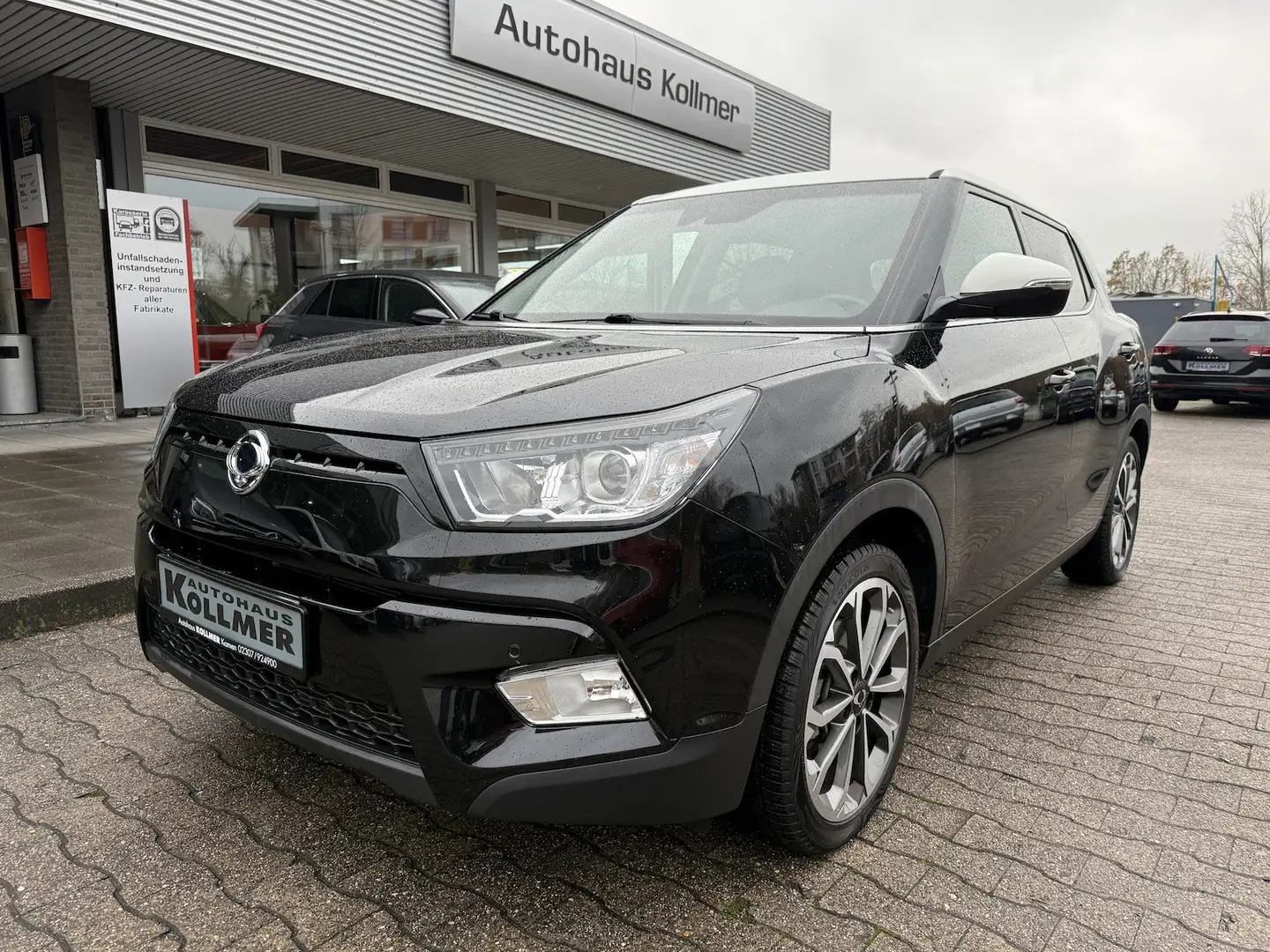 SsangYong Tivoli 1.6 Navi*RFK*Keyless-Go*PDC*SHZ*LHZ*18´´ Negru - 2