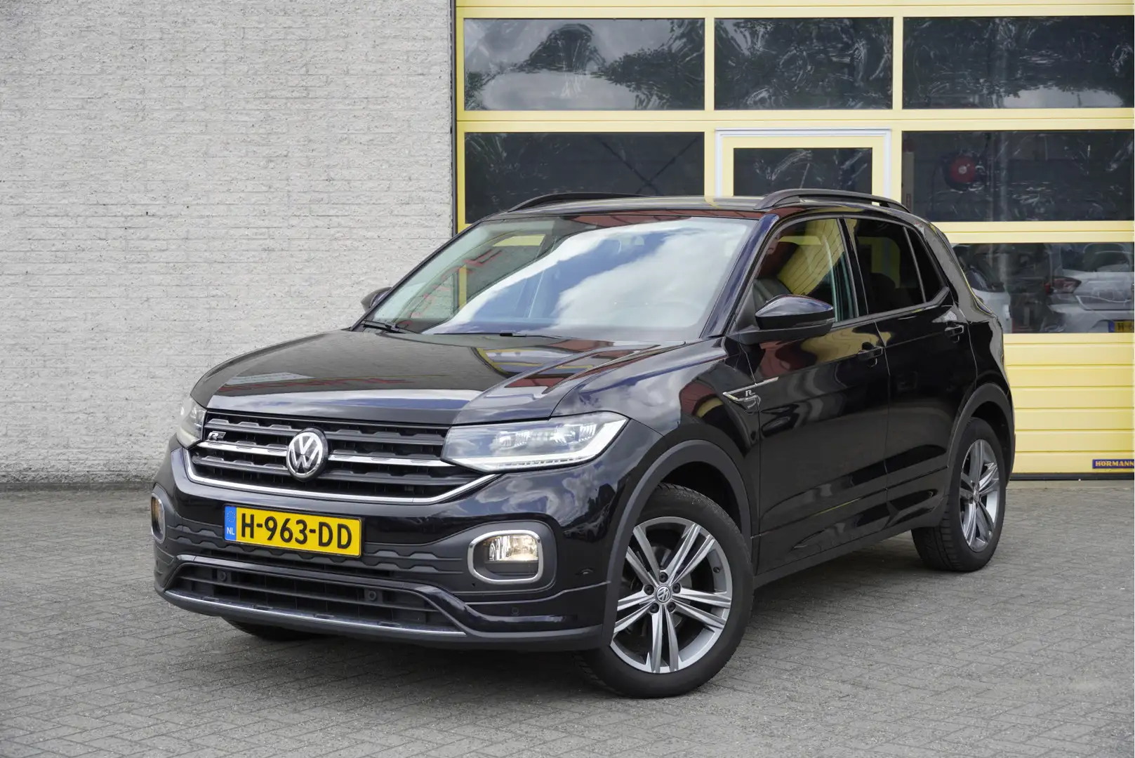 Volkswagen T-Cross 1.0 TSI Automaat! R-Line BJ2020 Lmv 17" | Led V+A Zwart - 1