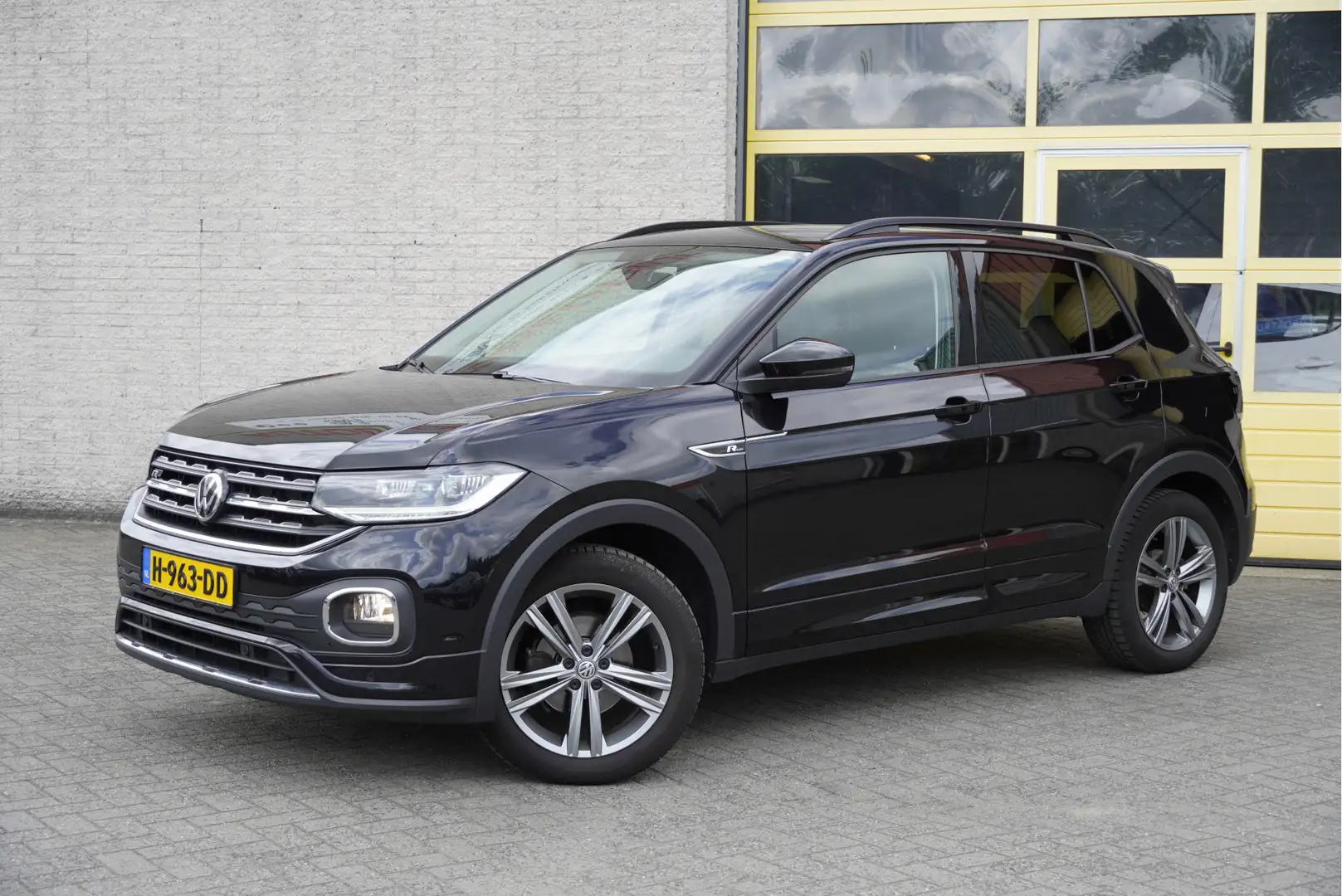 Volkswagen T-Cross 1.0 TSI Automaat! R-Line BJ2020 Lmv 17" | Led V+A Zwart - 2
