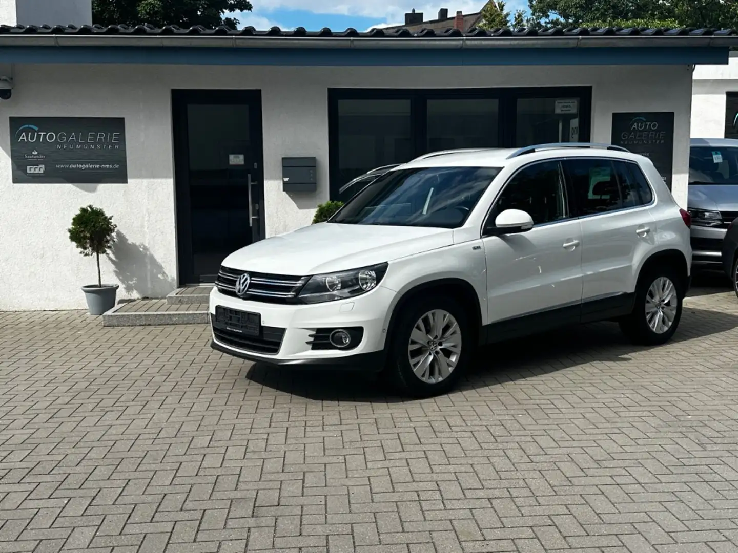 Volkswagen Tiguan Life°Klima°Tempo°SHZ°AHK°PDC°S-Heft Weiß - 1