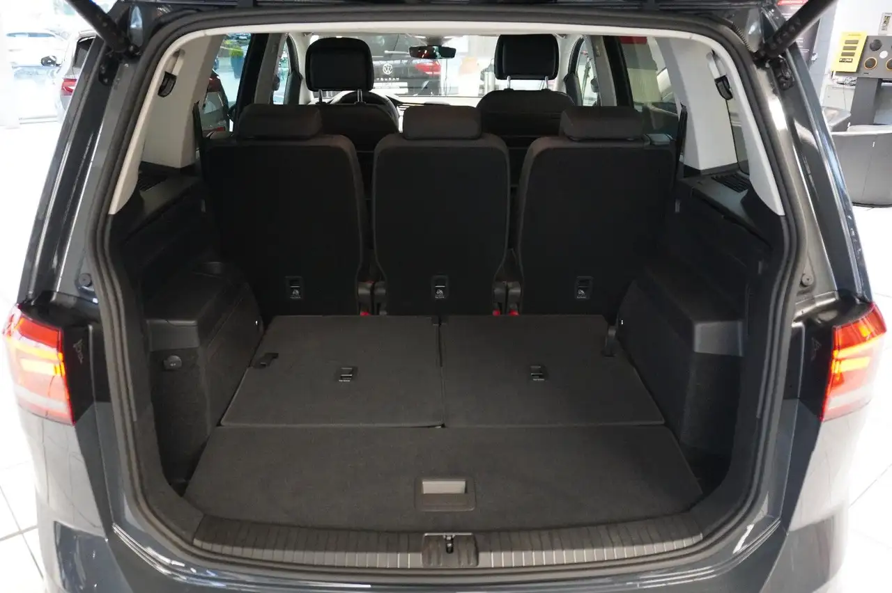 Volkswagen Touran Comfortline 1.5 TSI DSG*7SITZE*KAMERA*ACC 14
