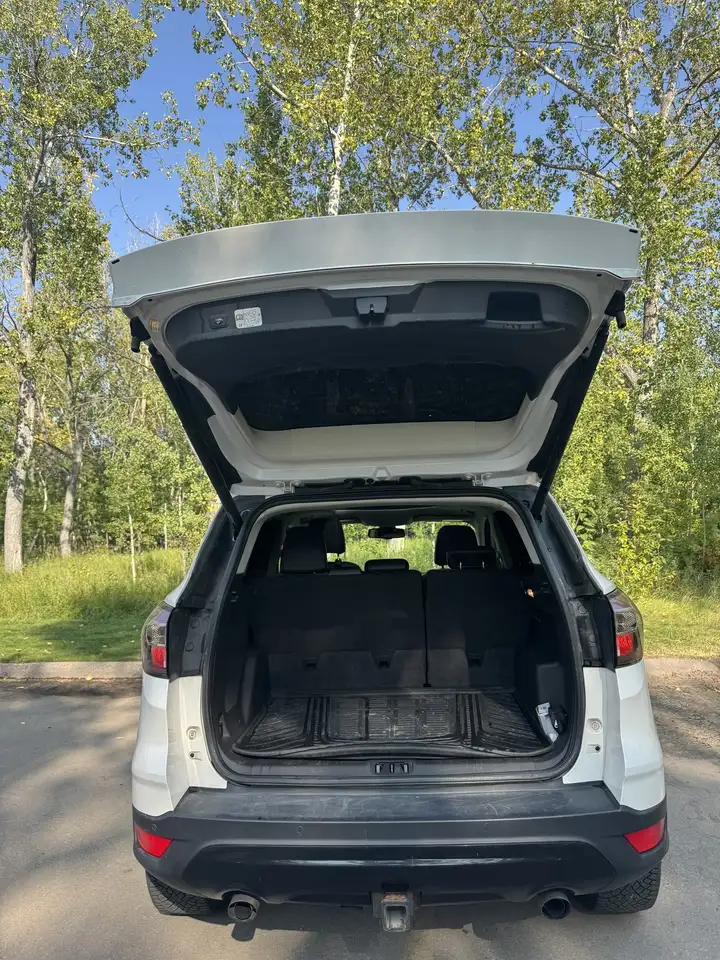 Ford Escape снимка Ford Escape