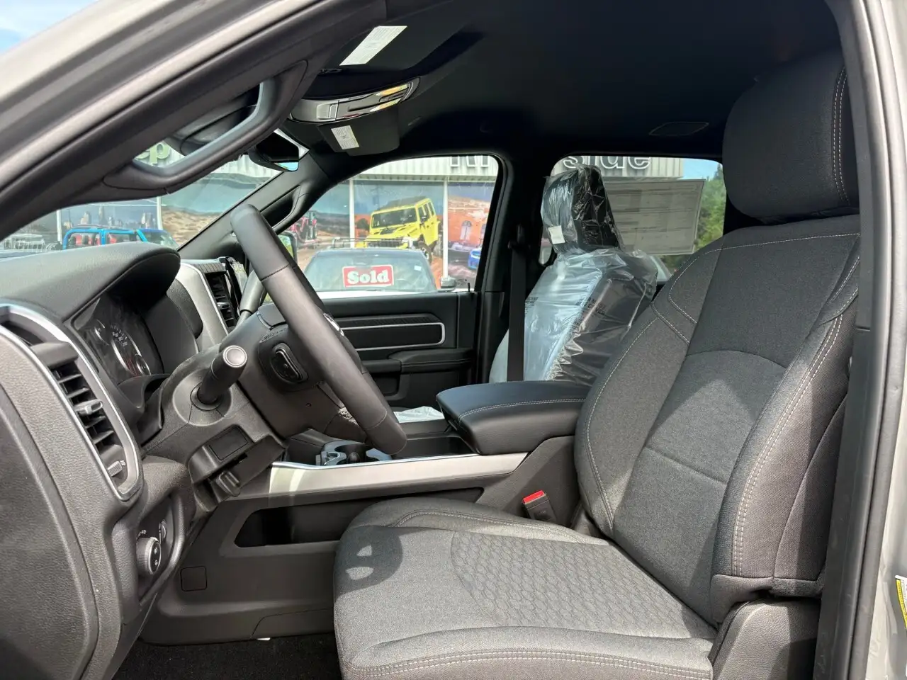 RAM 2500 снимка RAM 2500